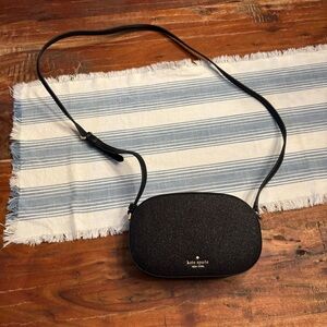 Kate spade Glimmer Oval Camera Bag black glitter Like New